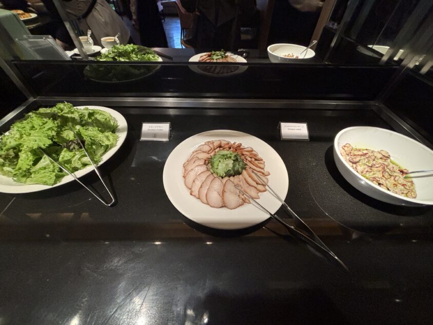バータイムの冷菜とサラダ