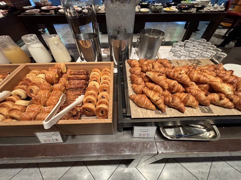 四川朝食のパンと焼き菓子