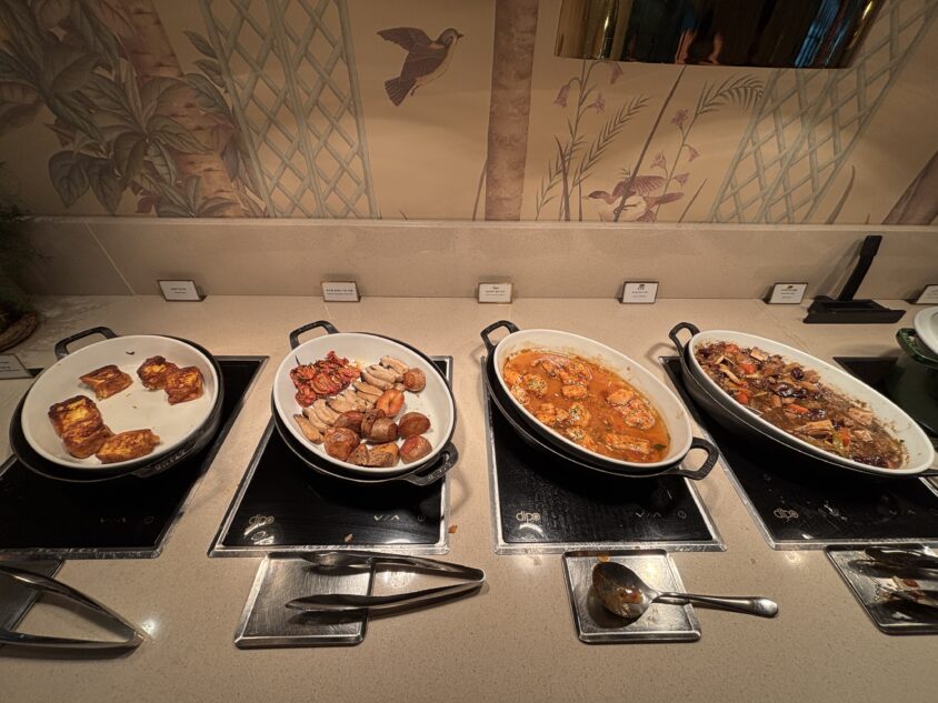 レスケープホテル ソウル ラウンジ朝食のホットミール台