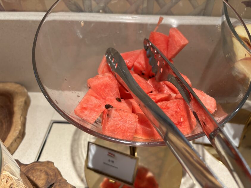 レスケープホテル ソウル ラウンジ朝食のフルーツ