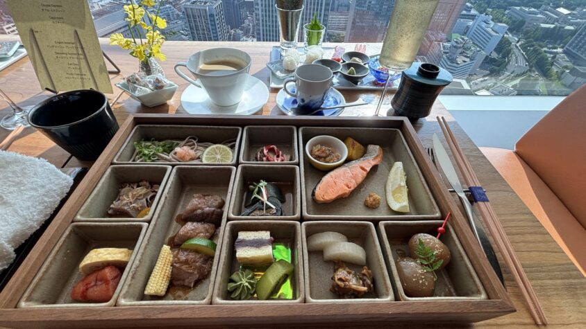 蒼天の和朝食の膳