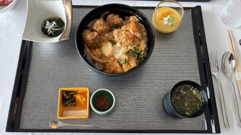 ルームサービスのかつ丼
