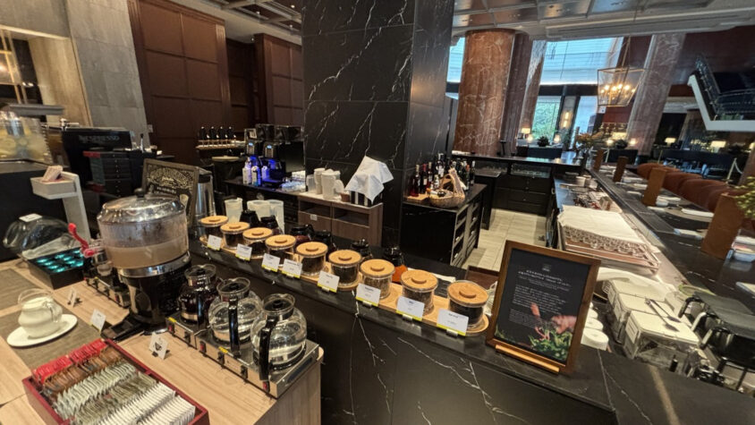 ウェスティンホテル東京：茶葉とコーヒーのカウンター全景