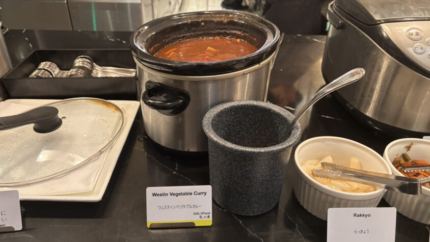 ウェスティンホテル東京：ふたを開けたベジタブルカレー