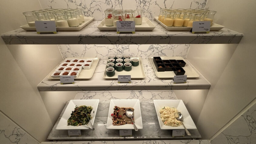 ウェスティンホテル東京：豆腐・卵豆腐・小鉢・豆やポテトのサラダ