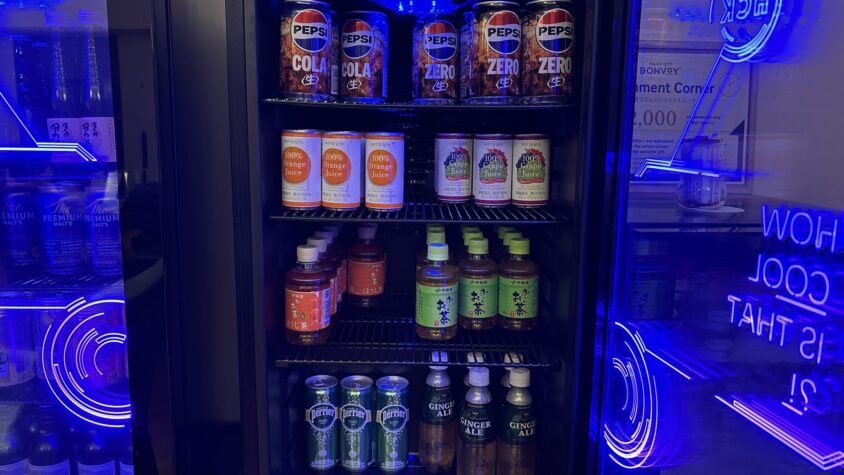 ソフトドリンクの冷蔵庫