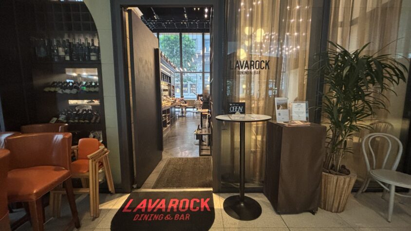 LAVAROCKへの入口通路
