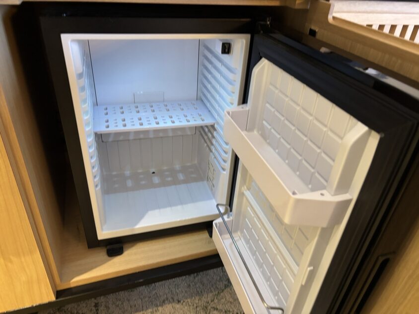 客室のお茶・コーヒーと冷蔵庫