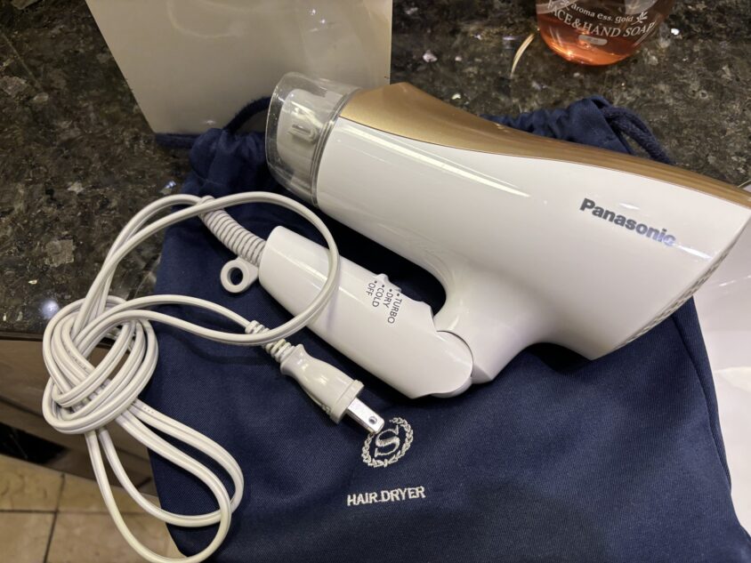 客室のPanasonic製ドライヤー