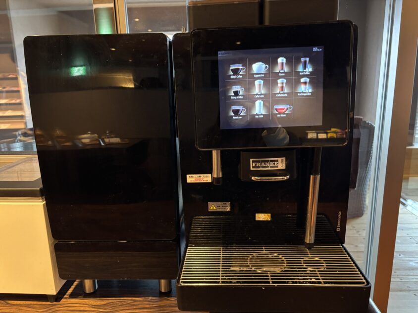 ティーバッグとコーヒーマシン