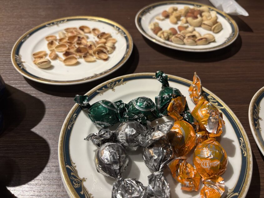 夜のチョコレートとナッツ