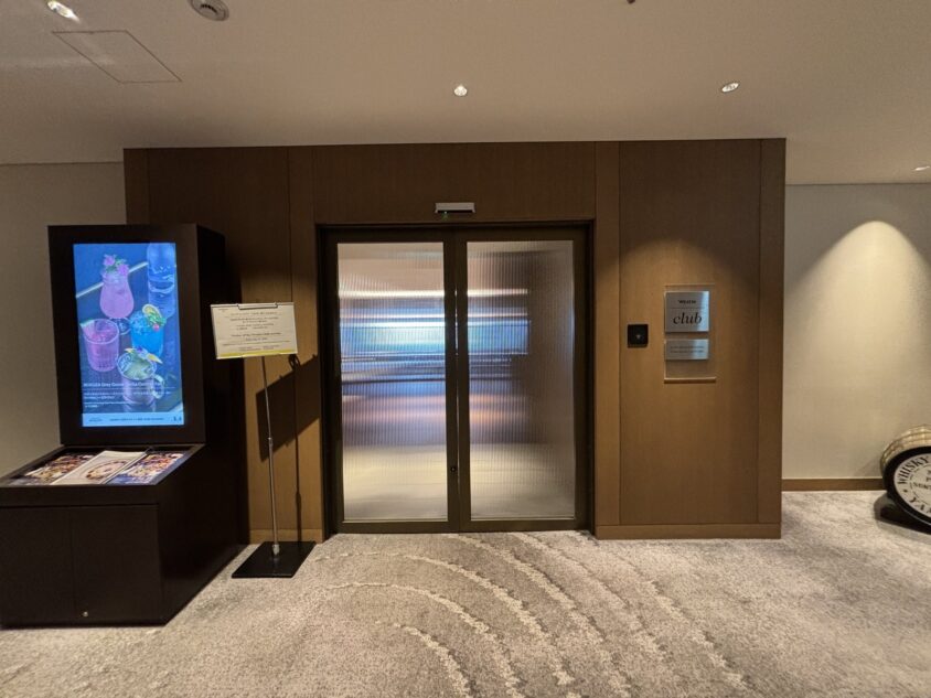 ウェスティン都ホテル京都・ウェスティンクラブ入口とチェックイン受付案内