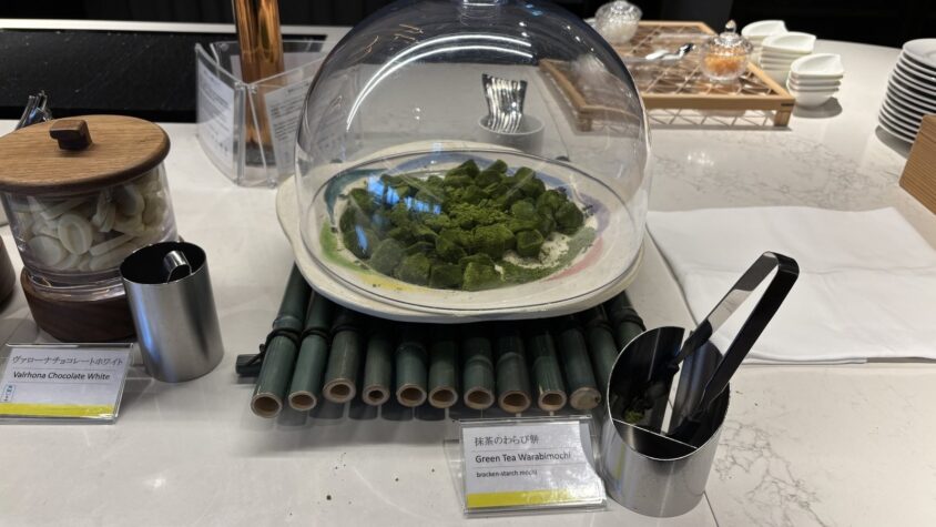 ウェスティン都ホテル京都・初日の団子と抹茶わらび餅
