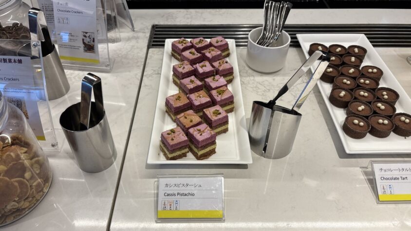ウェスティン都ホテル京都・初日のティータイムの洋菓子
